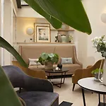 Hôtel des Champs-Elysées