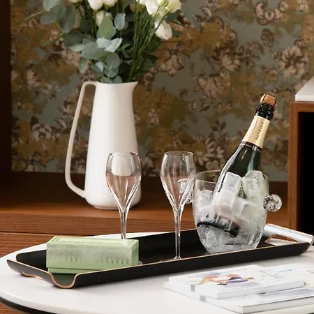 Des Champs-elysées Hotel 4*