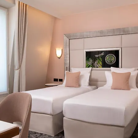 Des Champs-elysées 4*