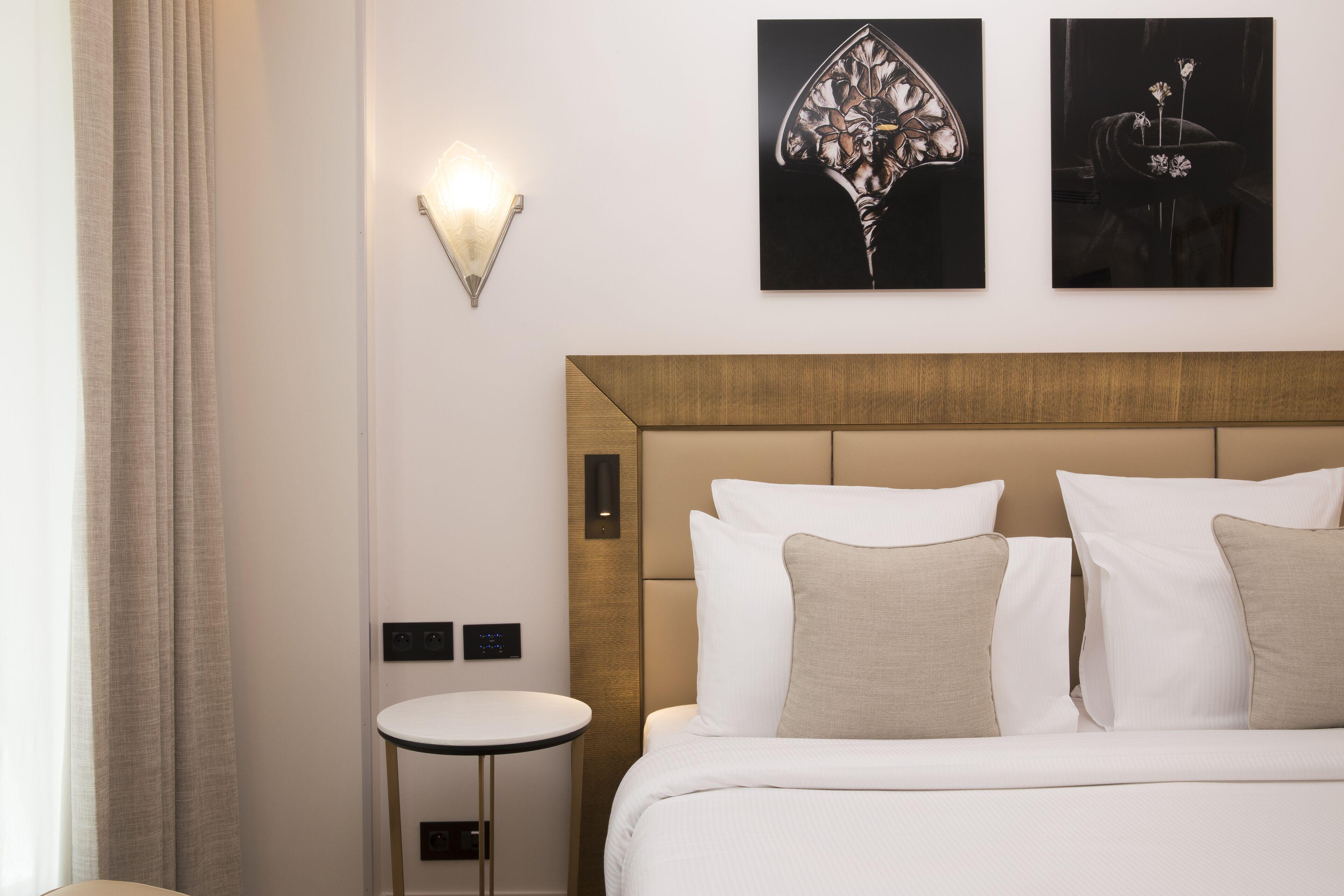 Des Champs-elysées Hotel